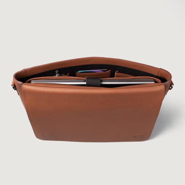 The Carismatico Brown Leather Messenger Bag - Image 3