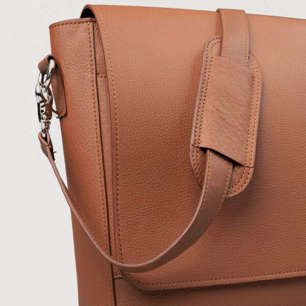 The Carismatico Brown Leather Messenger Bag - Image 6